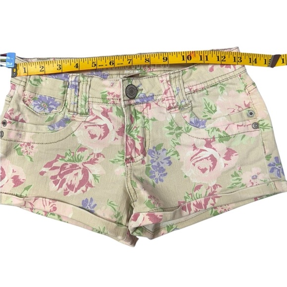 MOSSIMO SUPPLY CO. Pink and Green Jean Shorts Floral Pattern - Picture 3 of 5